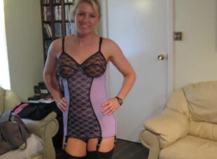 Magnificent wifey in tights